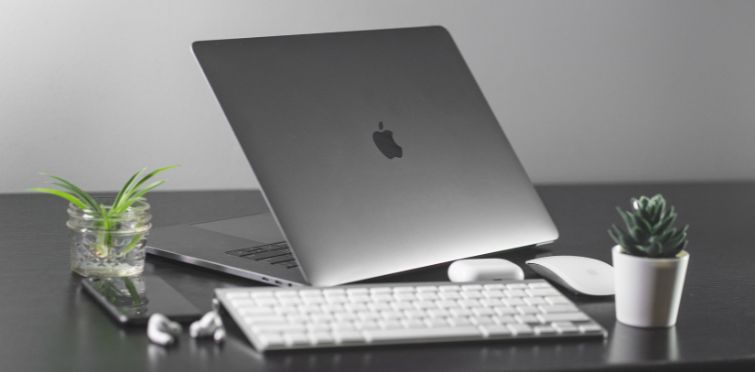 Placa lógica Macbook Pro com defeito, tem conserto?